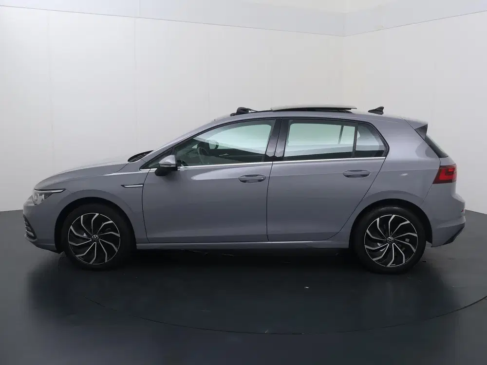 Volkswagen Golf 1.5 eTSI Style uit 2020, foto 2