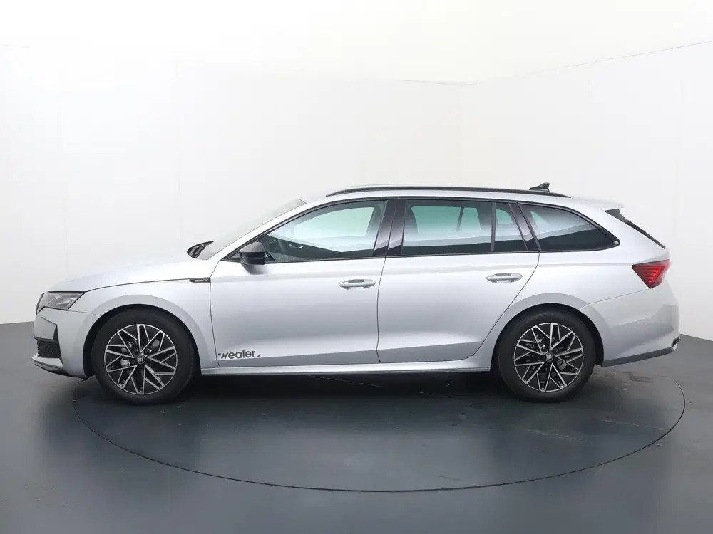 Skoda Octavia Sportline Tour 1.5 TSI 150 PK DSG uit 2026, foto 2