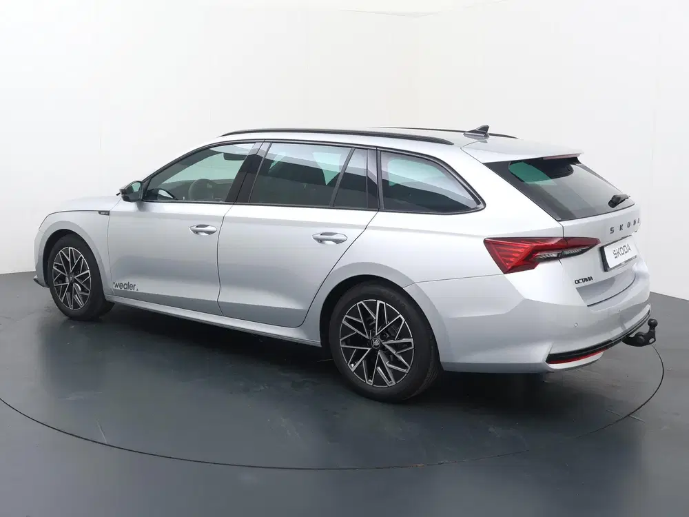 Skoda Octavia Sportline Tour 1.5 TSI 150 PK DSG uit 2026, foto 4