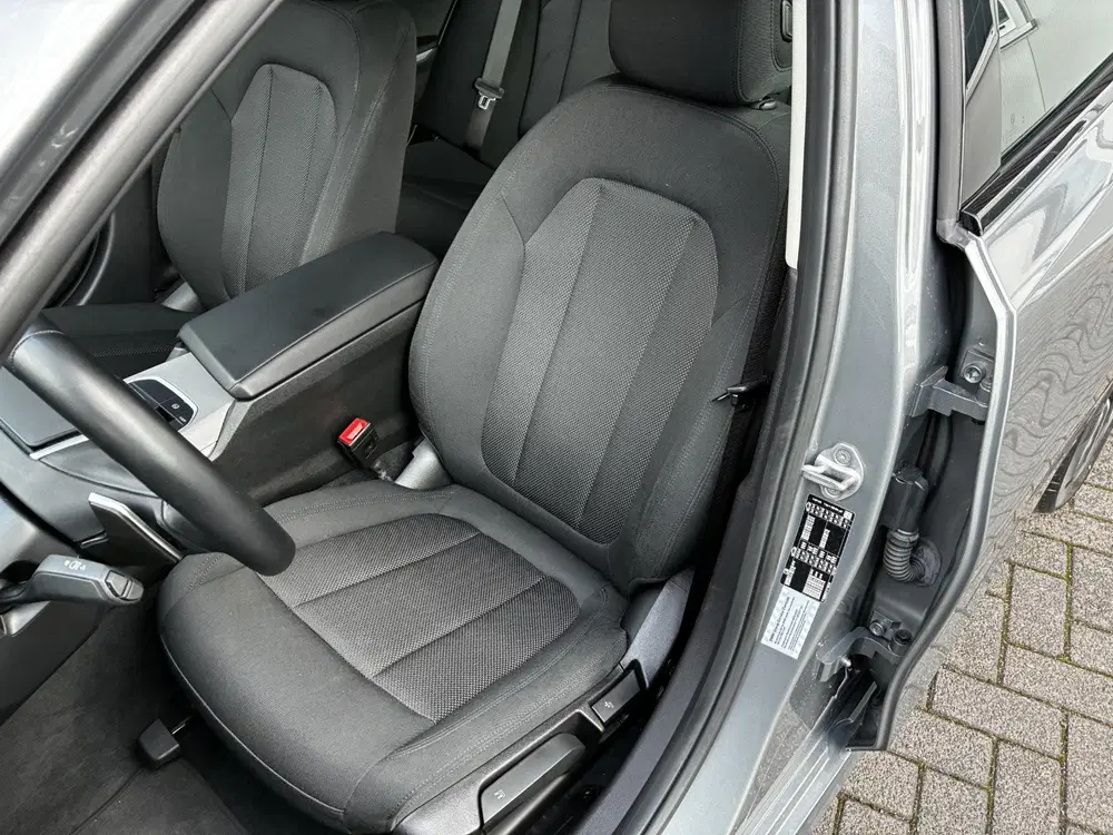 BMW 3-serie 318i Automaat uit 2023, foto 13