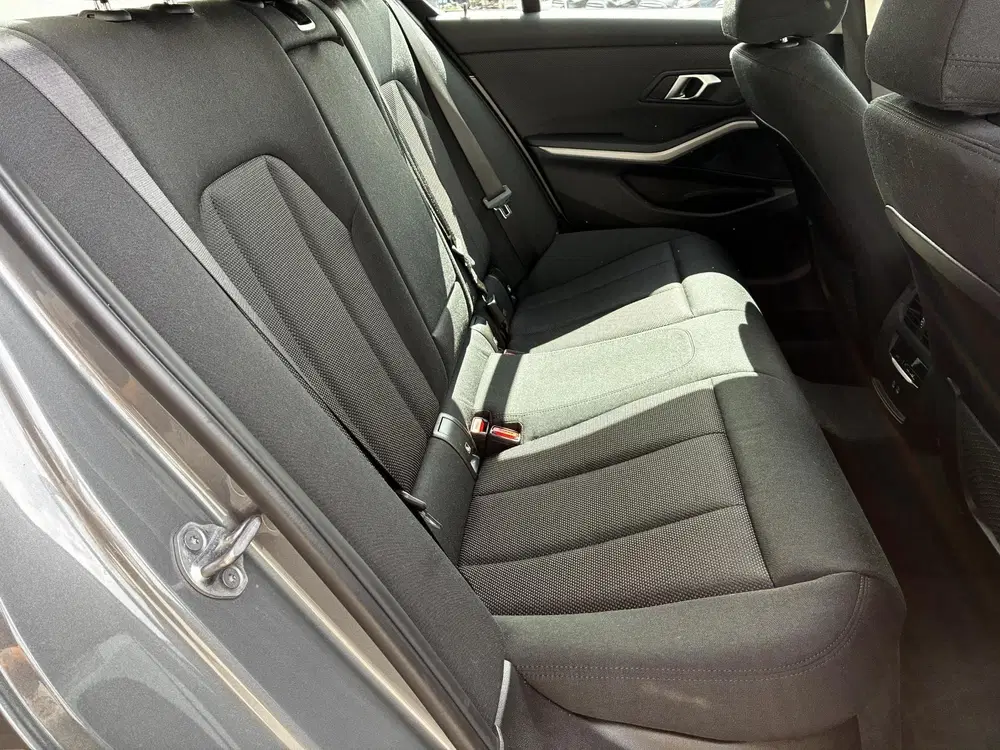 BMW 3-serie 318i Automaat uit 2023, foto 15