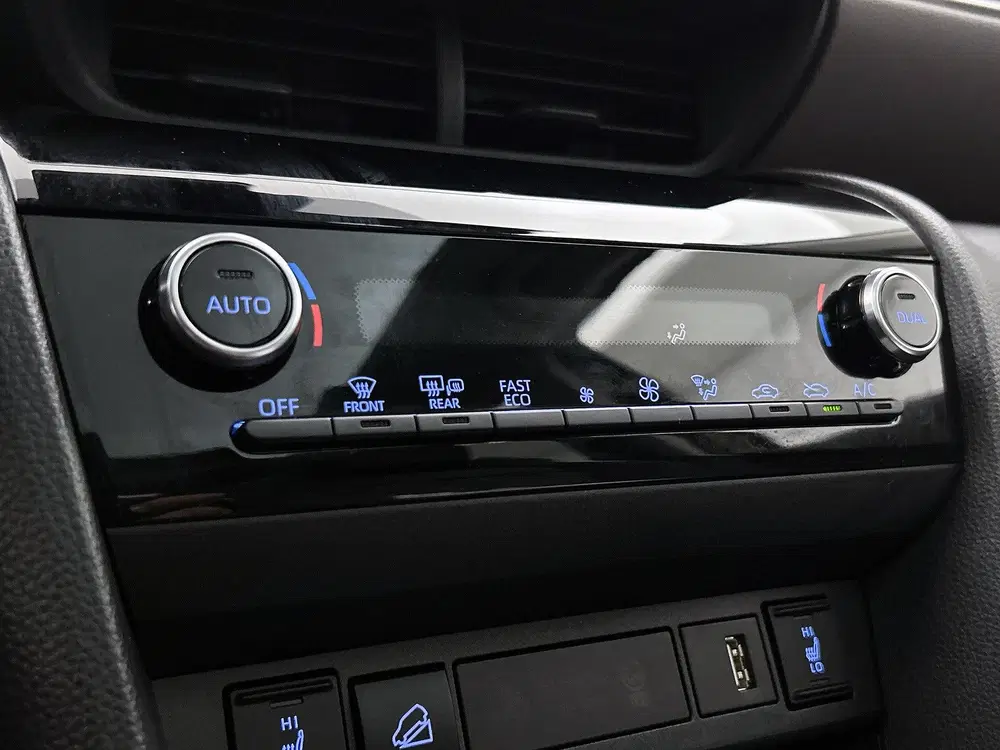 Toyota Yaris Cross 1.5 Hybrid Executive AWD uit 2023, foto 13