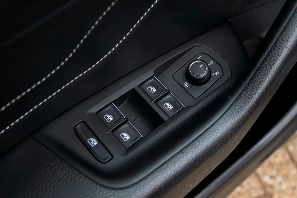 Volkswagen Passat 2.0 TSI 3x R-Line NAP PANO VIRTUAL uit 2021, foto 14