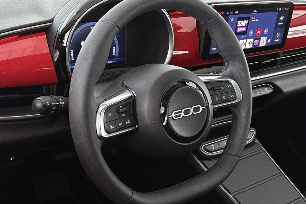 Fiat 600e RED 54 kWh SOH 96% Apple CarPlay Climate C uit 2024, foto 12