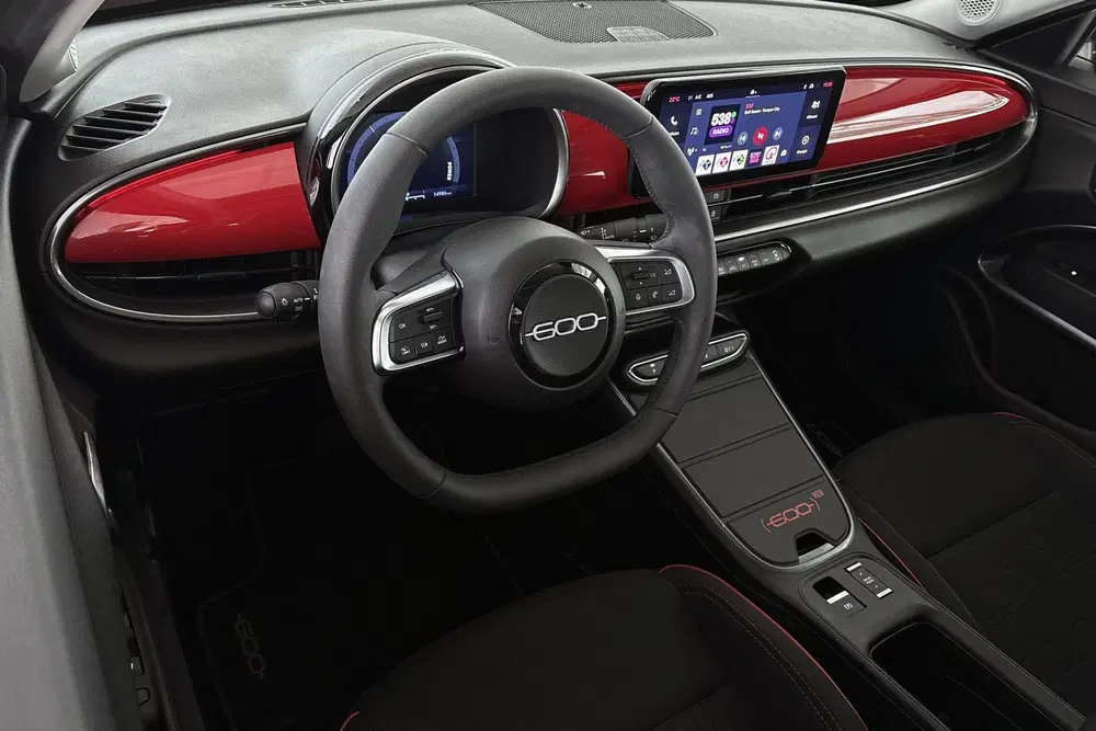 Fiat 600e RED 54 kWh SOH 96% Apple CarPlay Climate C uit 2024, foto 5