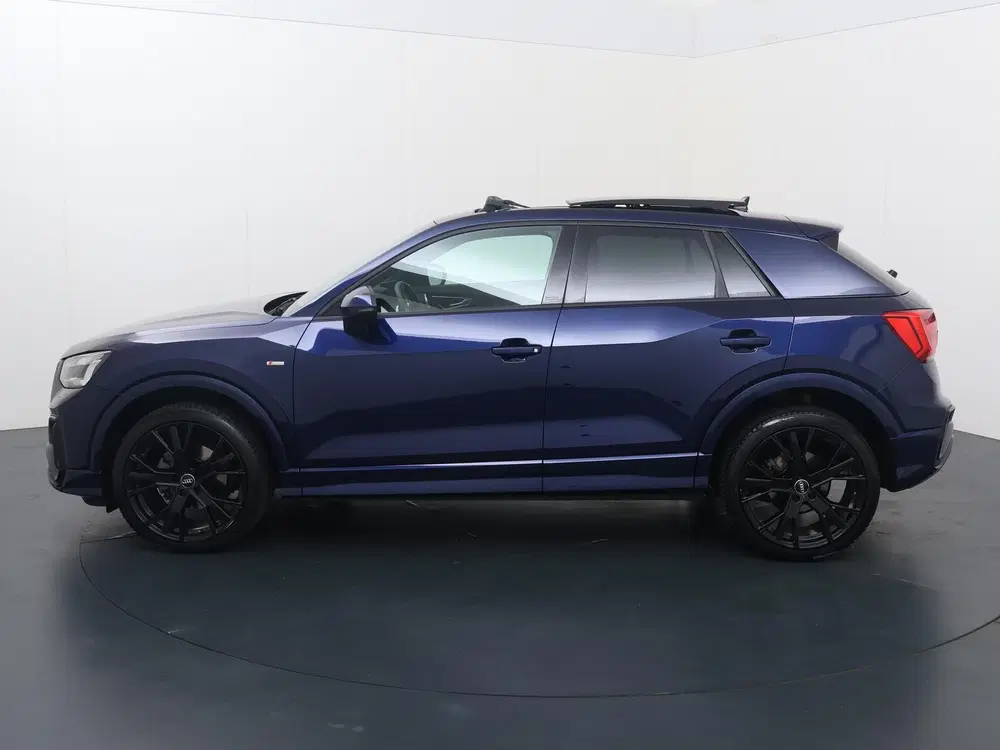 Audi Q2 35 TFSI S Edition uit 2022, foto 2
