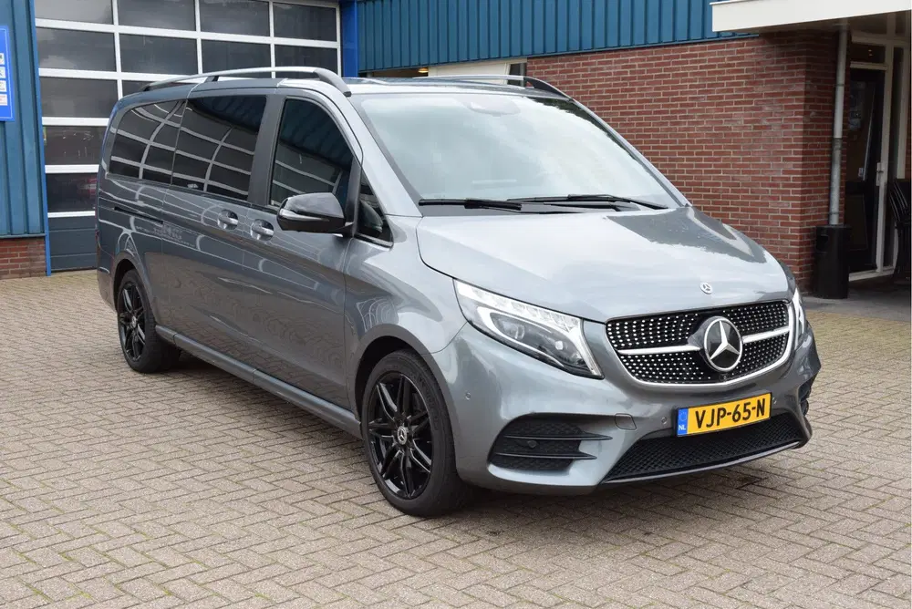 Mercedes-Benz V-Klasse 300d Extra Lang DC Avantgarde AMG PAK uit 2021, foto 10