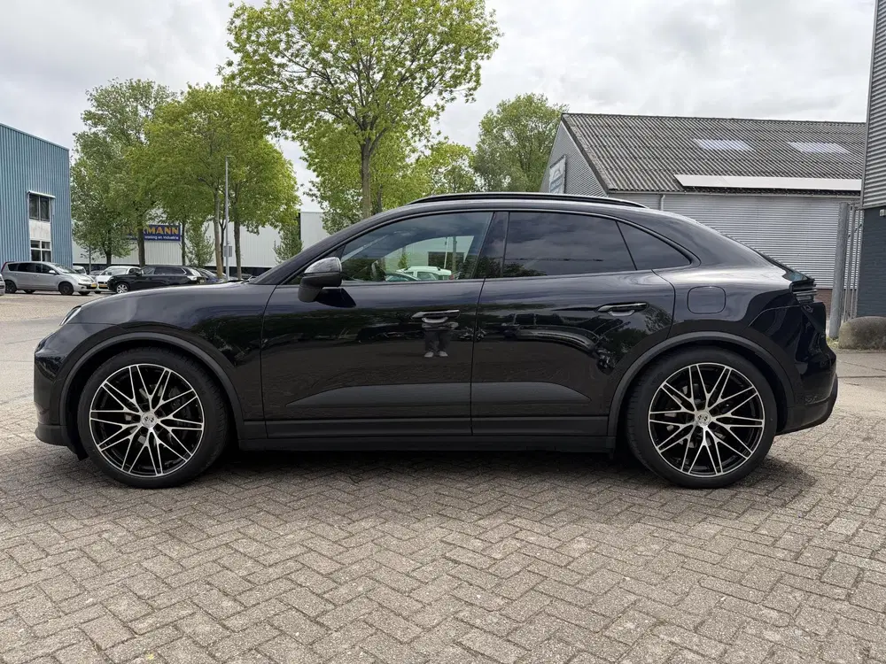 Porsche Macan 100 kWh Spyder 22 inc l luchtvering l Pano uit 2025, foto 14
