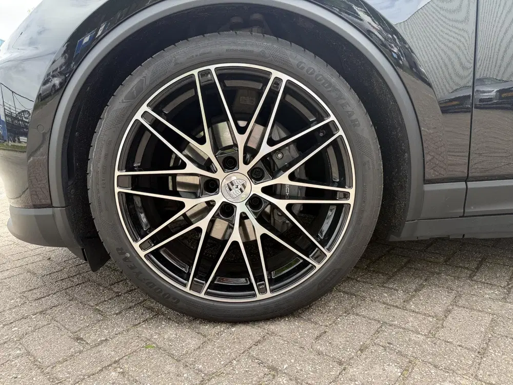 Porsche Macan 100 kWh Spyder 22 inc l luchtvering l Pano uit 2025, foto 15