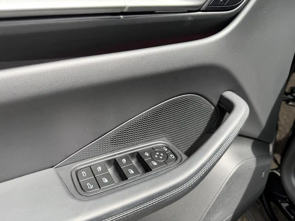 Porsche Macan 100 kWh Spyder 22 inc l luchtvering l Pano uit 2025, foto 5