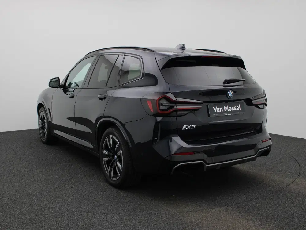 BMW iX3 Executive 80 kWh uit 2022, foto 2