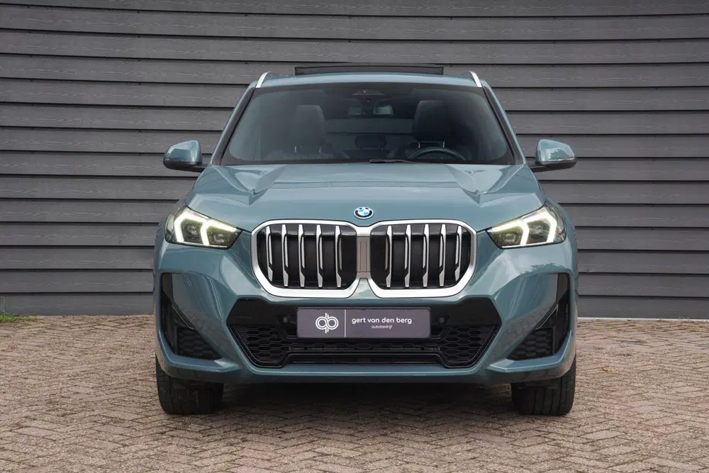 BMW X1 xDrive25e uit 2023, foto 11