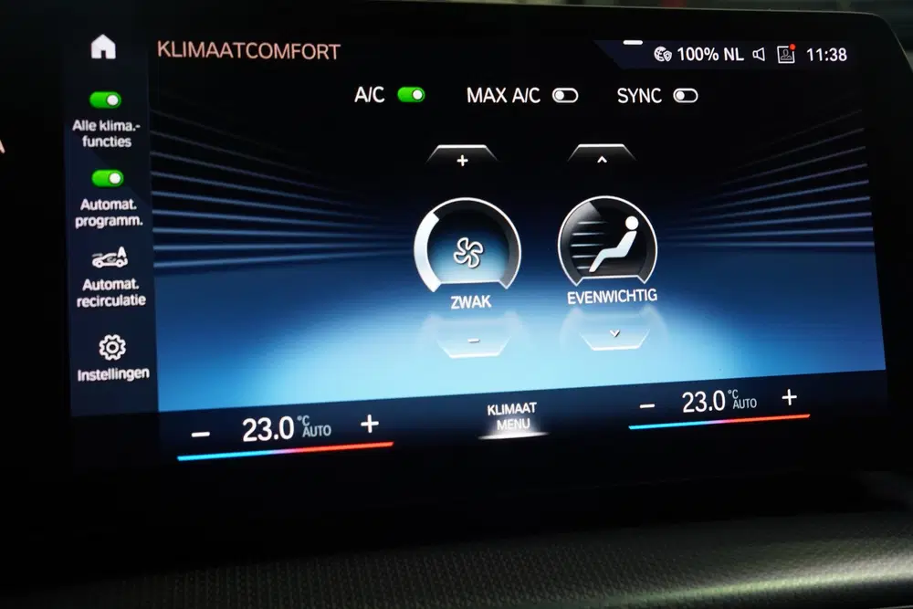BMW X1 xDrive25e uit 2023, foto 13