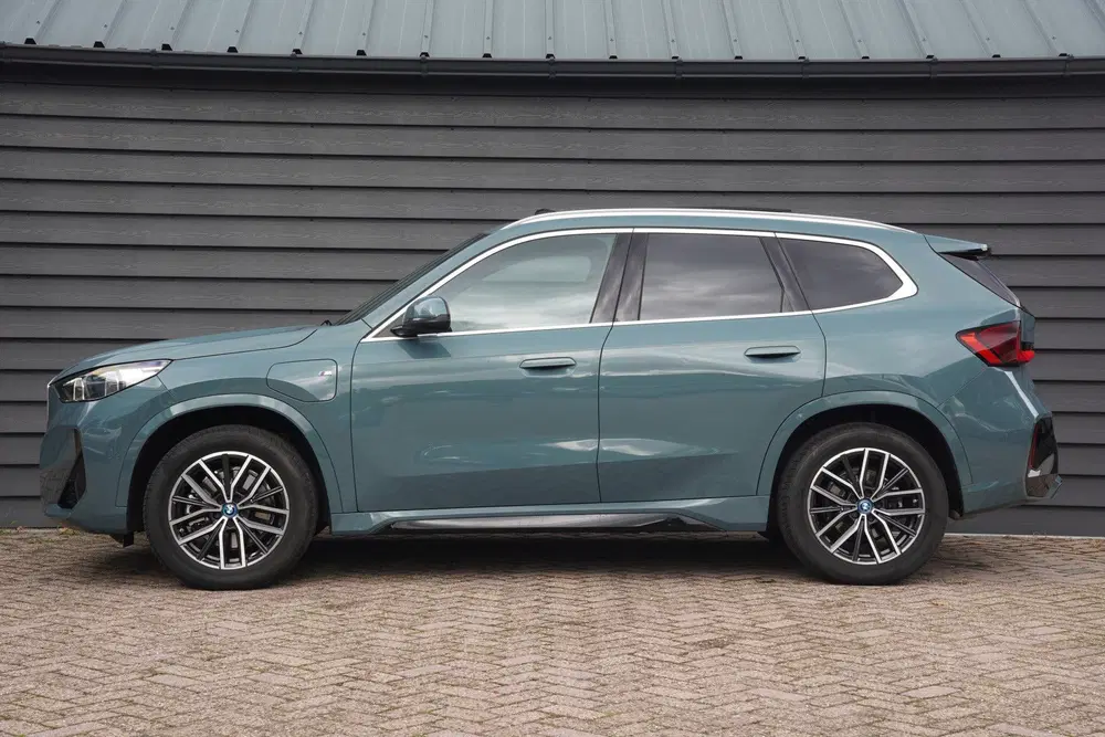 BMW X1 xDrive25e uit 2023, foto 3