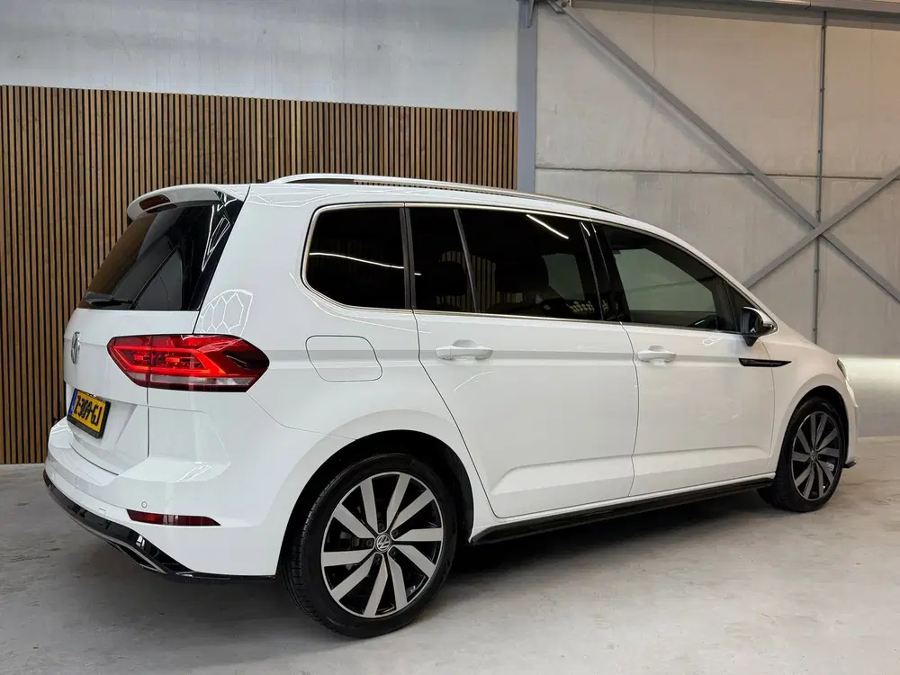 Volkswagen Touran 1.5 TSI Highline Business R-LINE 7p AUOTMA uit 2019, foto 5
