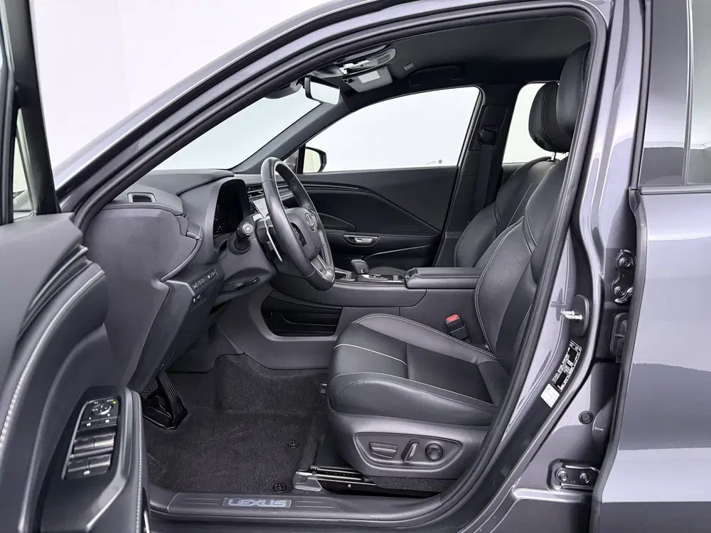 Lexus LBX 1.5 Relax 2WD uit 2024, foto 10