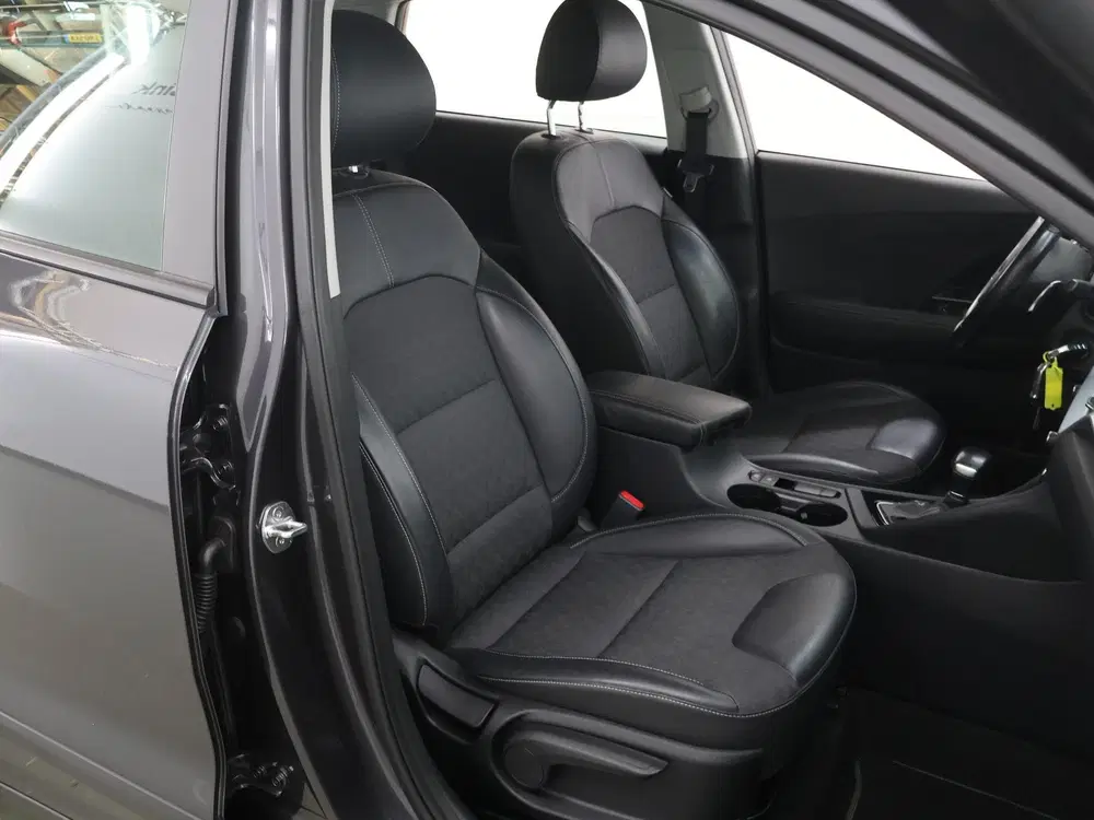 Kia Niro 1.6 GDi Hybrid DynamicLine Edition uit 2019, foto 10