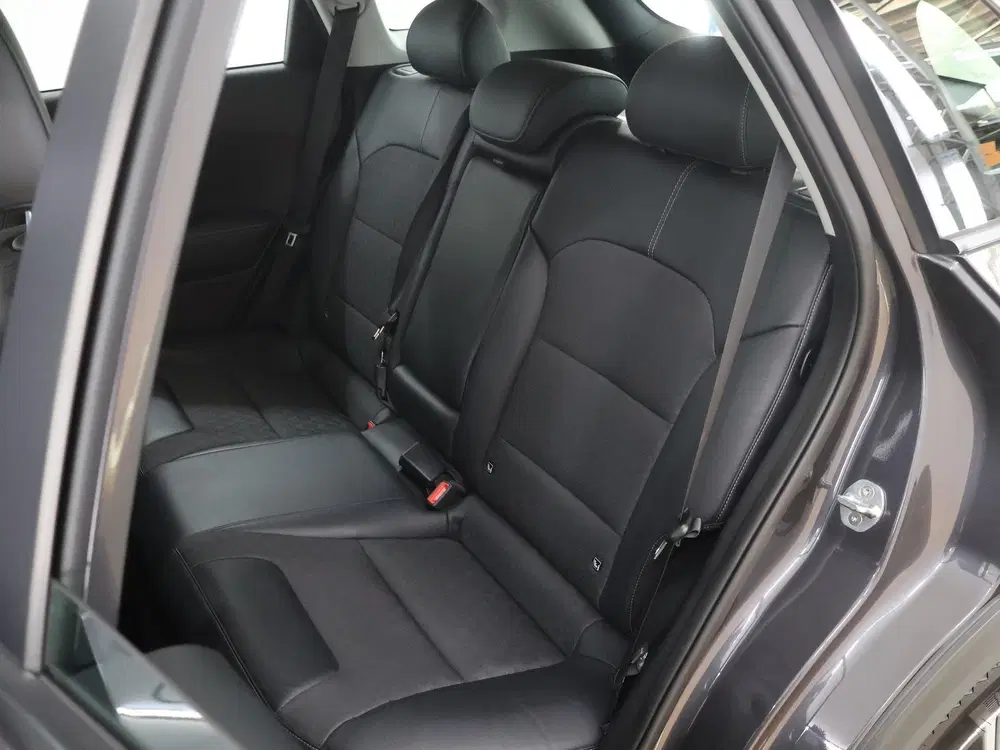 Kia Niro 1.6 GDi Hybrid DynamicLine Edition uit 2019, foto 11