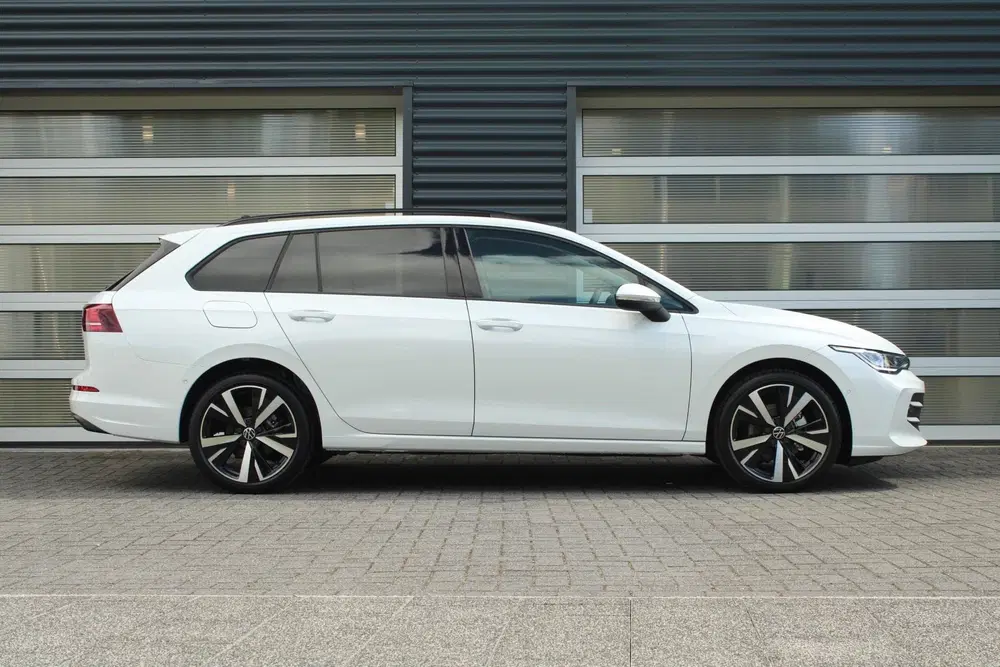 Volkswagen Golf 1.5 TSI 116pk Life Edition uit 2025, foto 3