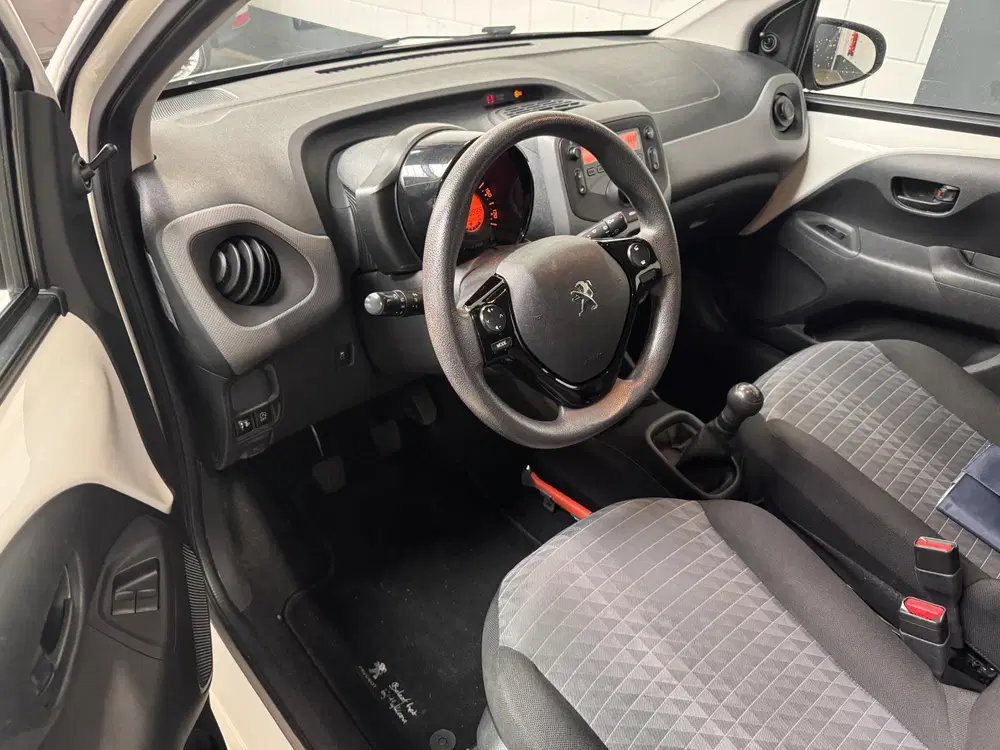 Peugeot 108 1.0 e-VTi Active uit 2021, foto 10