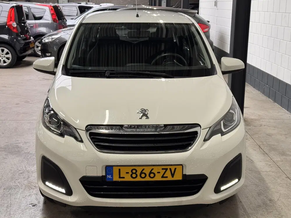 Peugeot 108 1.0 e-VTi Active uit 2021, foto 2