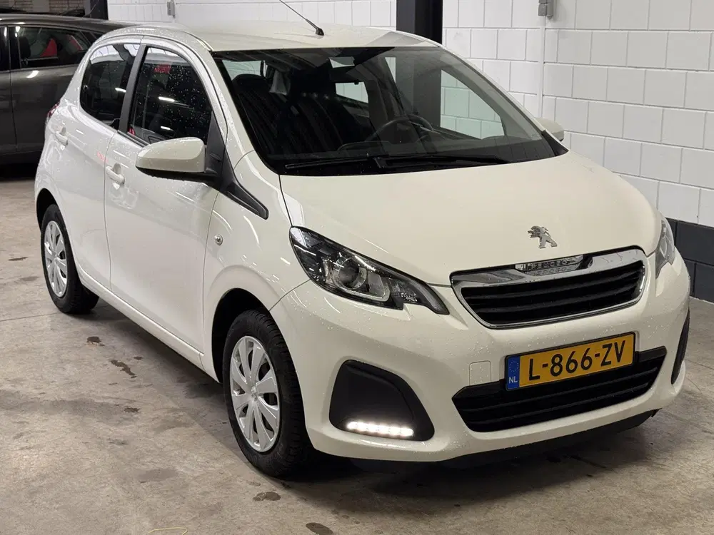 Peugeot 108 1.0 e-VTi Active uit 2021, foto 3