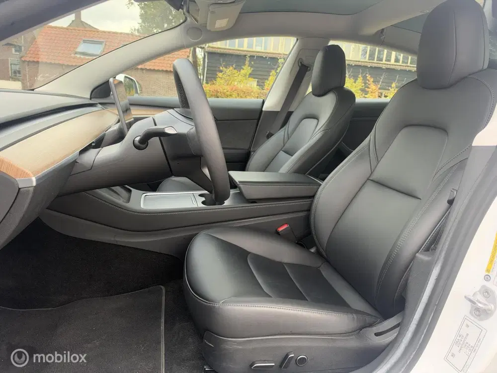 Tesla Model 3 Standard RWD 60 kWh uit 2022, foto 13
