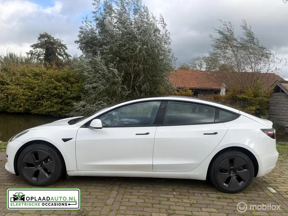 Tesla Model 3 Standard RWD 60 kWh uit 2022, foto 2