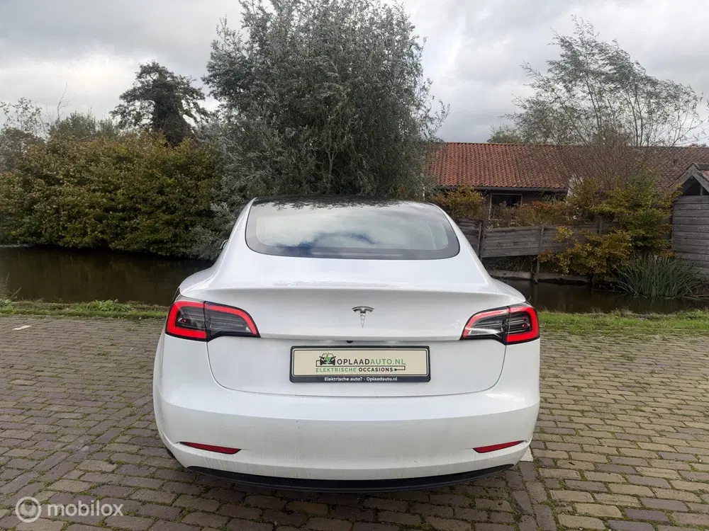 Tesla Model 3 Standard RWD 60 kWh uit 2022, foto 5