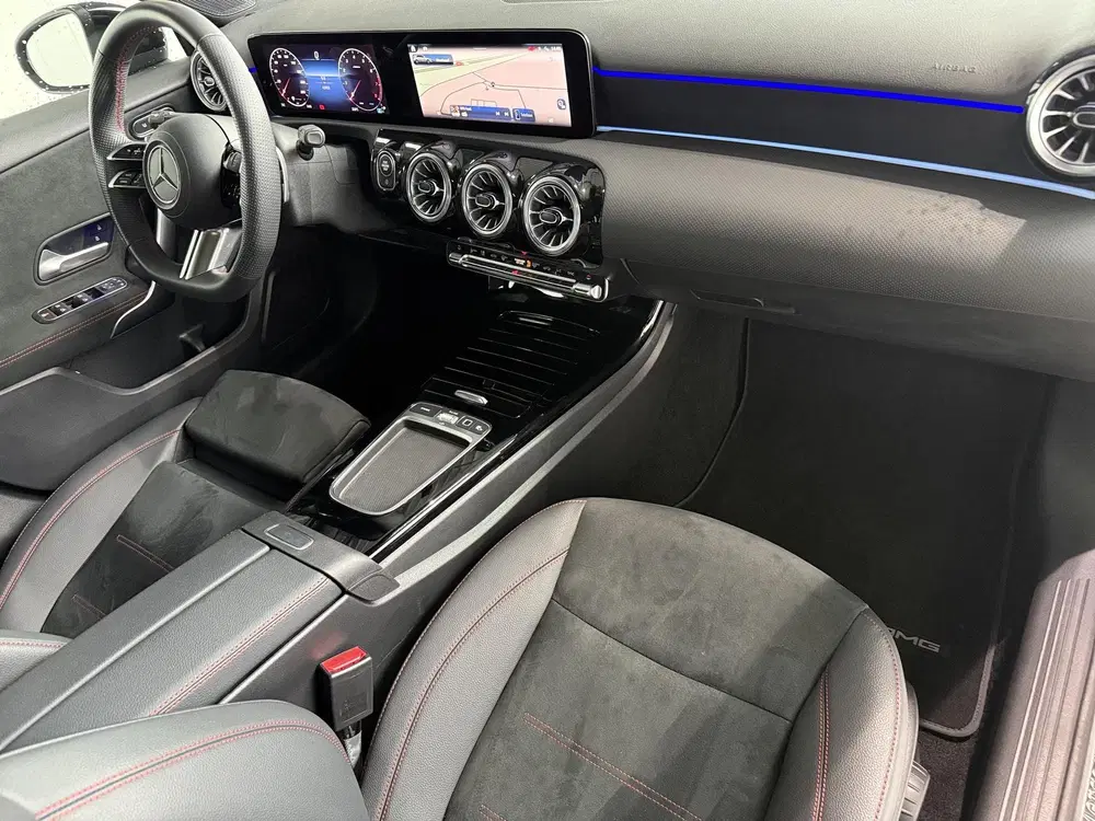 Mercedes-Benz A-Klasse 180 Business Solution AMG uit 2025, foto 10
