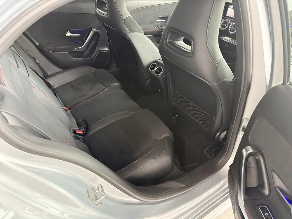 Mercedes-Benz A-Klasse 180 Business Solution AMG uit 2025, foto 11