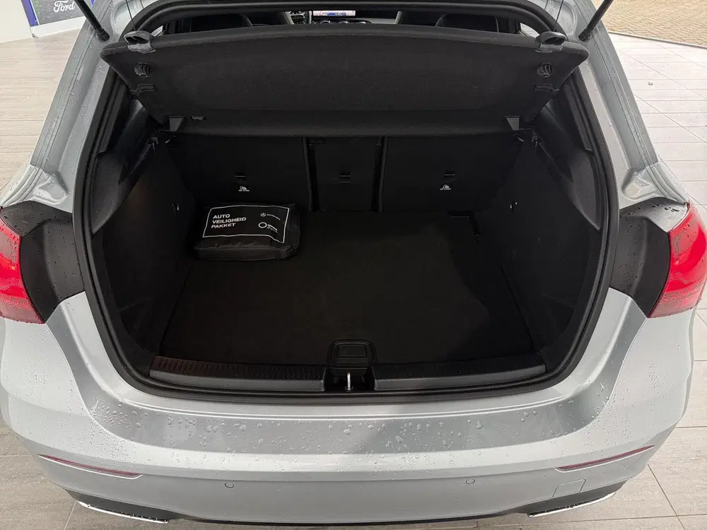 Mercedes-Benz A-Klasse 180 Business Solution AMG uit 2025, foto 12