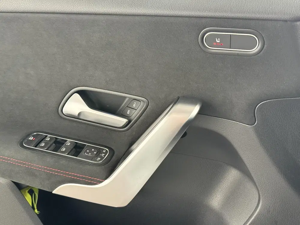 Mercedes-Benz A-Klasse 180 Business Solution AMG uit 2025, foto 13
