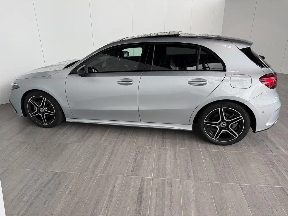 Mercedes-Benz A-Klasse 180 Business Solution AMG uit 2025, foto 3