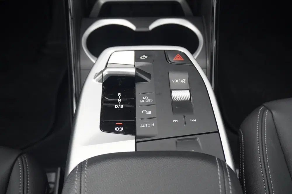 BMW iX1 xDrive30 uit 2023, foto 14