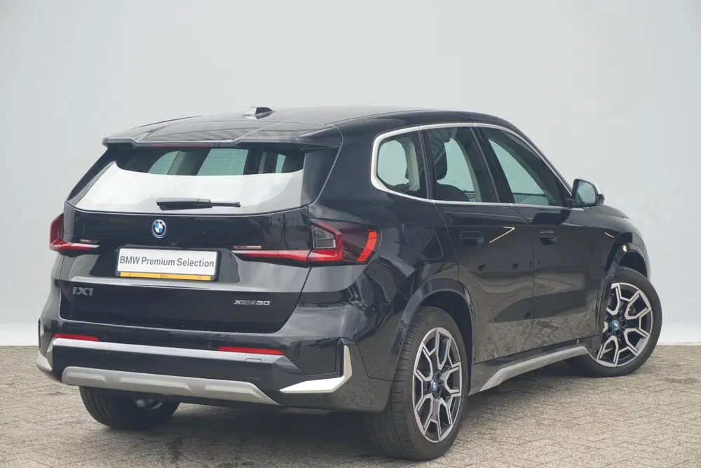 BMW iX1 xDrive30 uit 2023, foto 2