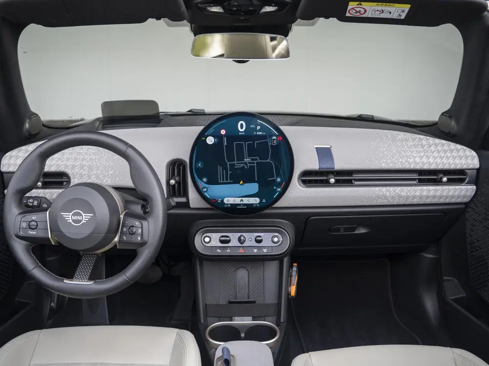 Mini Cabrio Cooper C Favoured uit 2026, foto 3