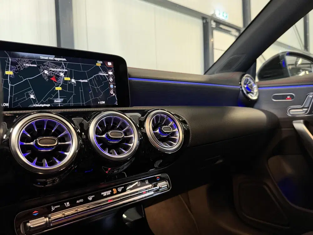 Mercedes-Benz CLA Mercedes CLA-klasse Shooting Brake 250 e A uit 2023, foto 10