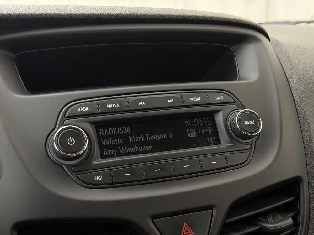 Opel Karl 1.0 120 Jaar Edition uit 2019, foto 13