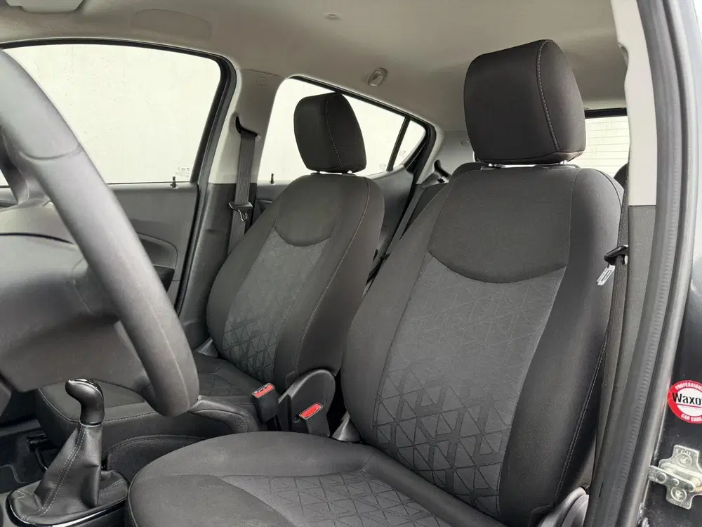 Opel Karl 1.0 120 Jaar Edition uit 2019, foto 3