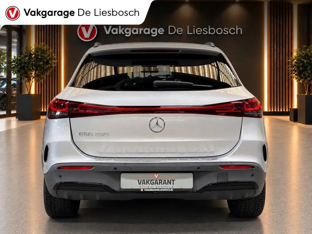 Mercedes-Benz EQA 250 AMG Line 67 kWh uit 2022, foto 4
