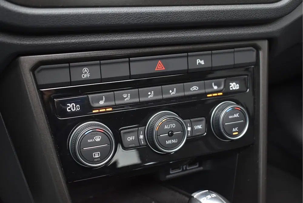 Volkswagen T-Roc 1.5 TSI Style Business Panoramadak uit 2019, foto 11