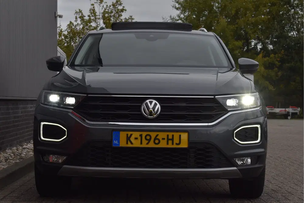 Volkswagen T-Roc 1.5 TSI Style Business Panoramadak uit 2019, foto 13