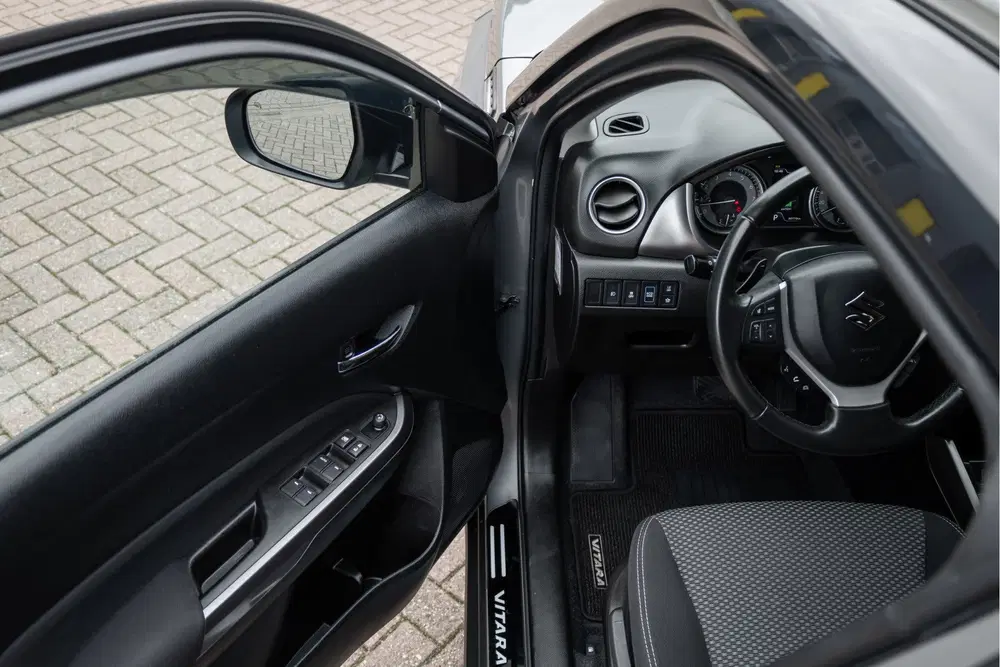Suzuki Vitara 1.5 Hybrid Select automaat (bj 2022) uit 2022, foto 12