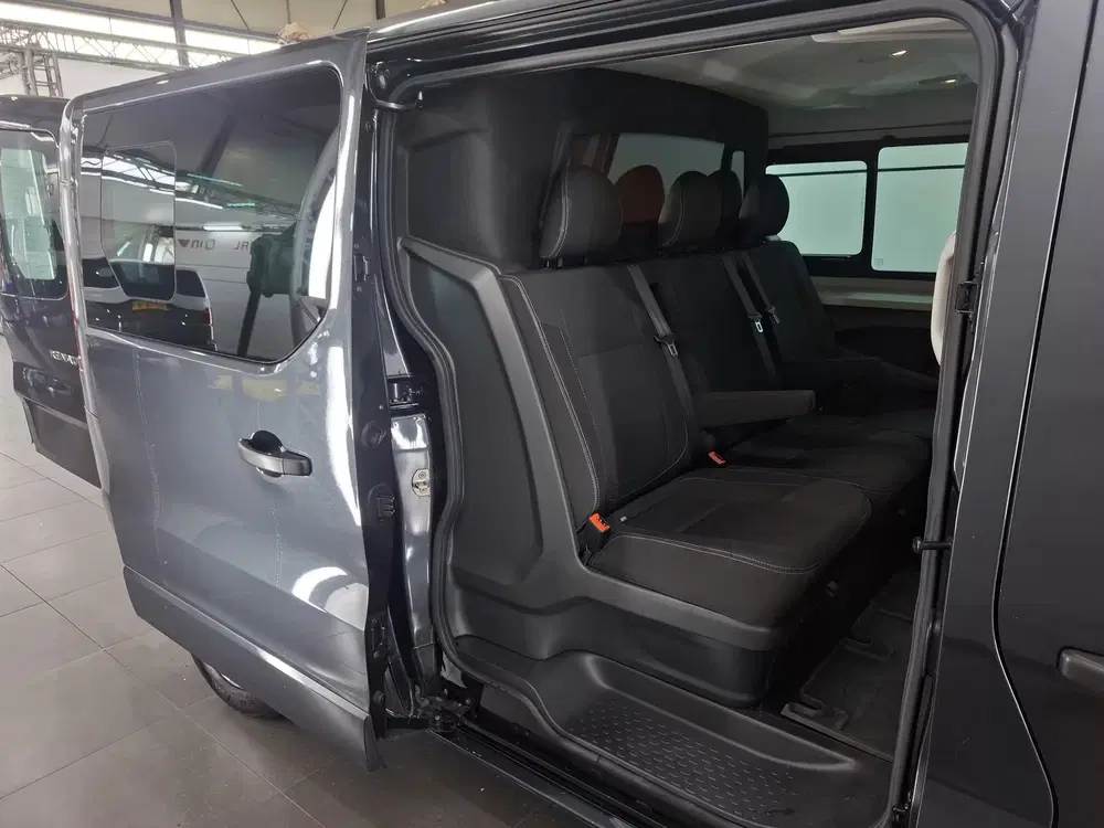 Renault Trafic 2.0 dCi 150pk L2 H1 DC Automaat BPM Vrij ( uit 2022, foto 2