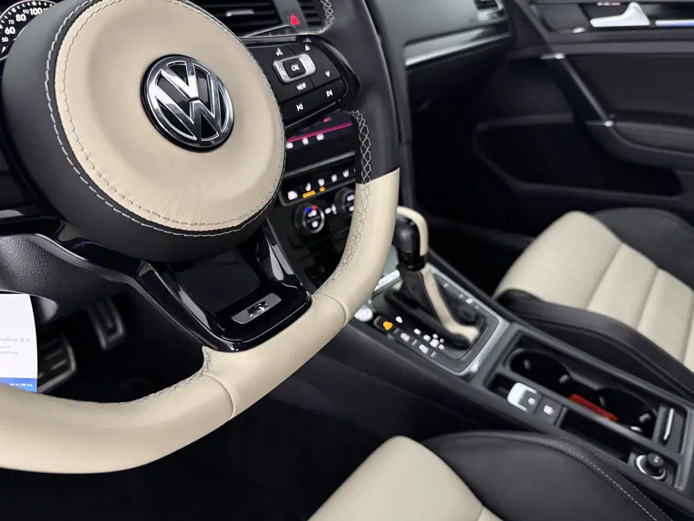 Volkswagen Golf 2.0 R TSI 4Motion 310PK uit 2019, foto 15