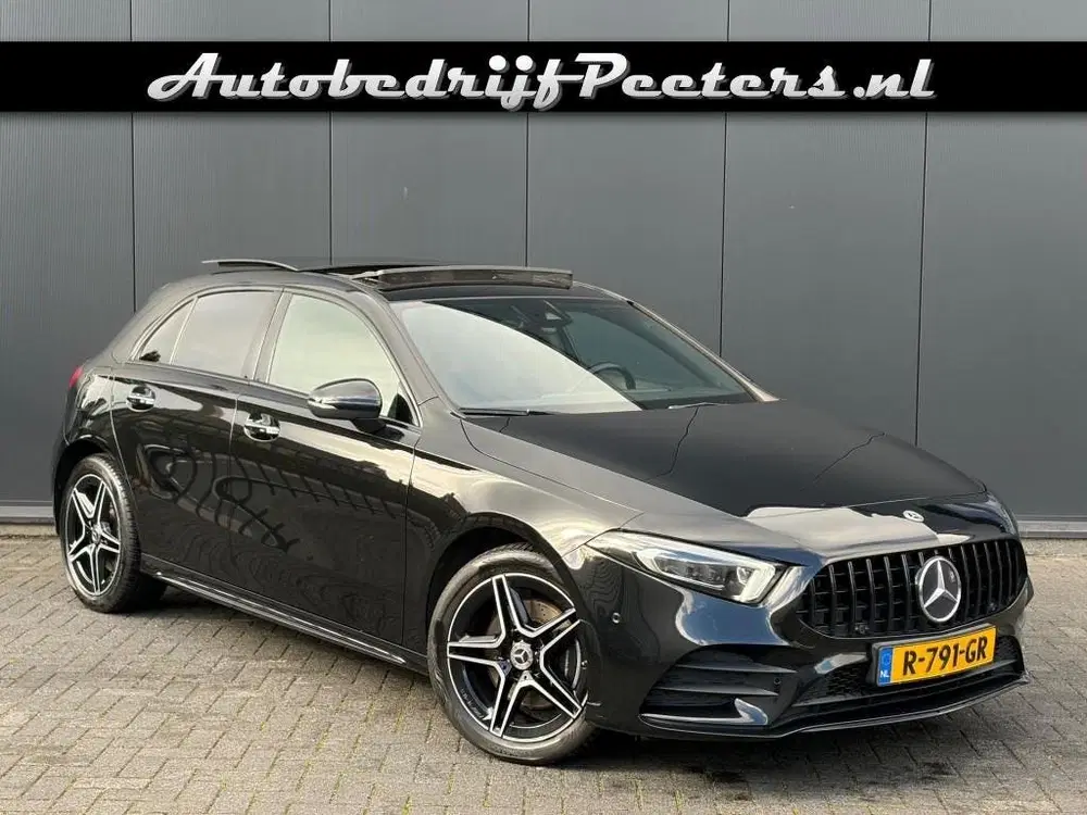 Mercedes-Benz A-Klasse A 250e AMG Night 1e eig. Pano Camera uit 2022