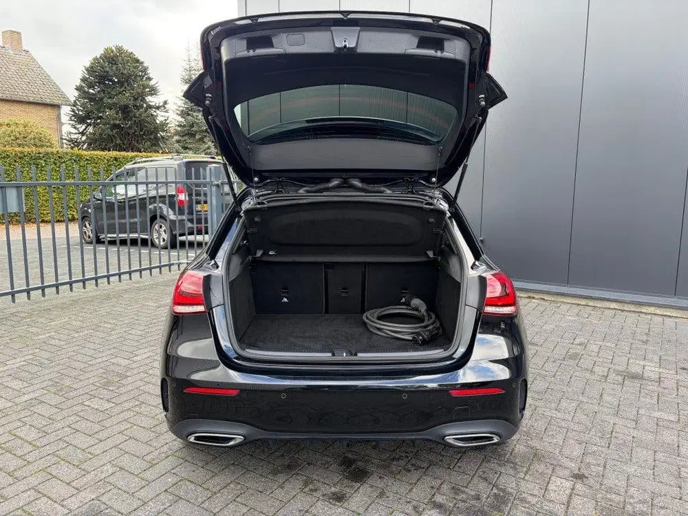 Mercedes-Benz A-Klasse A 250e AMG Night 1e eig. Pano Camera uit 2022, foto 13