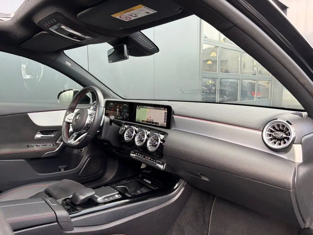 Mercedes-Benz A-Klasse A 250e AMG Night 1e eig. Pano Camera uit 2022, foto 5