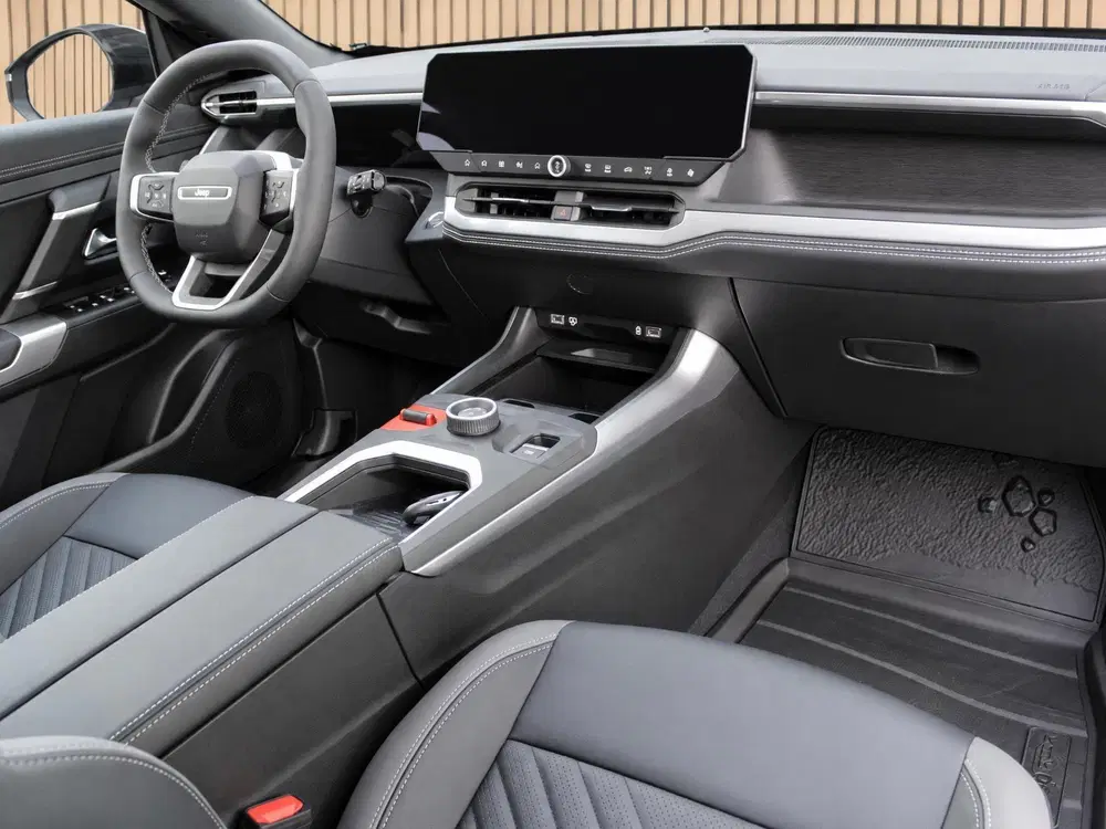 Jeep Compass Summit 74 kWh VOORRAAD KORTING uit 2026, foto 3